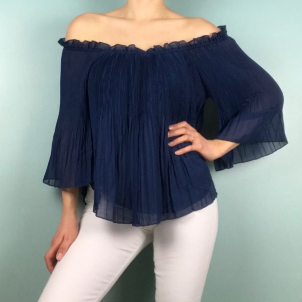 NWT Romeo & Juliet Off the Shoulder Ruffle